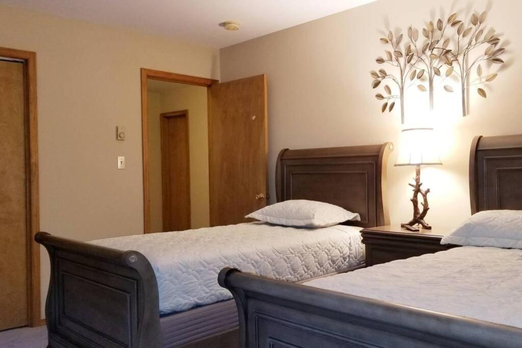 *Amenity-Filled Waterfront Oasis @Saw Creek Estates Near Waterfalls And Hiking* East Stroudsburg Eksteriør billede